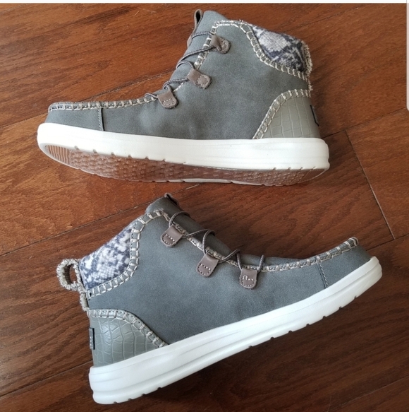 NEW! Hey Dude Gray Ankle Boots Sz 8 NWT 11/14 - Picture 3 of 8